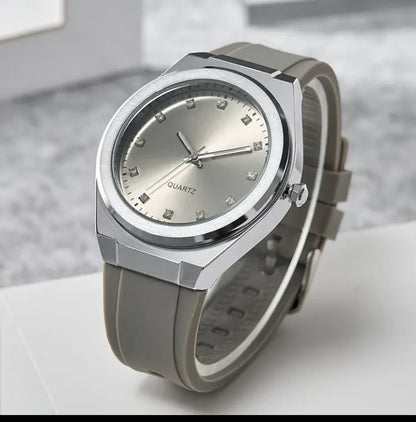 1pc Casual Fashion Quartz Watch, Silicone Band, Zinc Alloy Case, Electronic Movement, Pointer Display, Battery Powered (WD-088G)